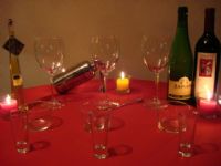 Presupuesto para catering:
�	aniversario
�	vino espa�ol
�	inauguraci�n
-Gazpacho de remolacha y moras con crujiente de apio�..�.1.50�ud

-Chupito de crema verde y zanahoria hilada�����..�...1.50�ud

-Tosta(tama�o rebanada de pan de payes) de queso de cabra con confitura de frambuesas y ar�ndanos������������..�.�..3.90�ud

-Miniatura de aceitunas negras con pisto manchego y huevito de codorniz�������������������...�...3.00�ud

-Tosta (tama�o rebanada de pan de payes)de Mousse de oca con confitura de p�talos de violeta��������������.��..�.3.90�ud

-Patatas parisien al horno con confitura de cebolla��.��.2.00�4ud

-Tosta (tama�o rebanada de pan de payes) con confitura de higos , queso curado de 
Idiazabal y anchoas de Santo�a������������...4.00�ud

-Miniatura de queso y Mouse de jam�n de york������.2.00�ud

-Hojaldre relleno: a elegir�..����������...��10.00�1kg

-Tortilla de patata con cebolla caramelizada�..�����...6.00�1kg

-Tortilla de patata rellena de lo que tu quieras..������..6.00�kg

-Mini brochetas de huevo duro, bac�n y d�til�������..2.50�ud

-Centro de brochetas de fruta y crujiente de chocolate����2.50�ud

-Surtido de canap�s�����������������..1.00�ud
-Miniatura de pan aceitunas negras����.�������0.50�ud
-Miniatura de pan de queso��������..������0.50�ud
-miniatura de pan de pipas���������...�����.0.50�ud
-miniatura de pan de pasas y nueces�����������0.50�ud
. Charo Val Hern�ndez/La Alacena Del Gourmet
 - 7