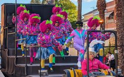Carnaval Totana 2024 - Los Golfos, Tiara y Chapas