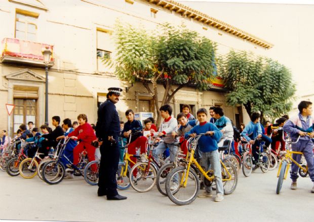 El Jota, en el Ayuntamiento en el da de la bicicleta (1.988)