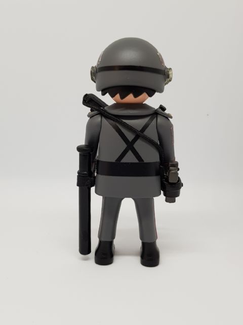 POLICIA ARMADA (GRISES ANTIDISTURBIOS)