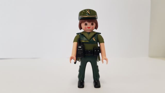 GUARDIA CIVIL ESPA�A (UNIFORME DIARIO FEMENINO)