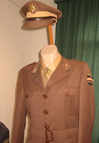 Uniforme Cuerpo Policia Nacional Femenino (1984)