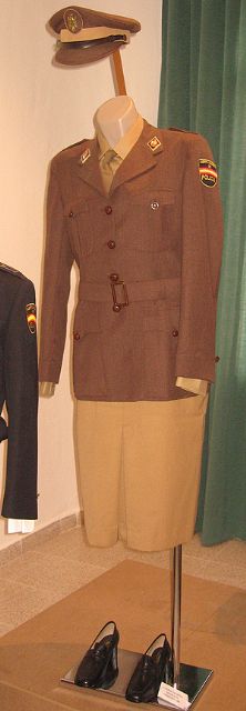 Uniforme Cuerpo Policia Nacional Femenino (1984)