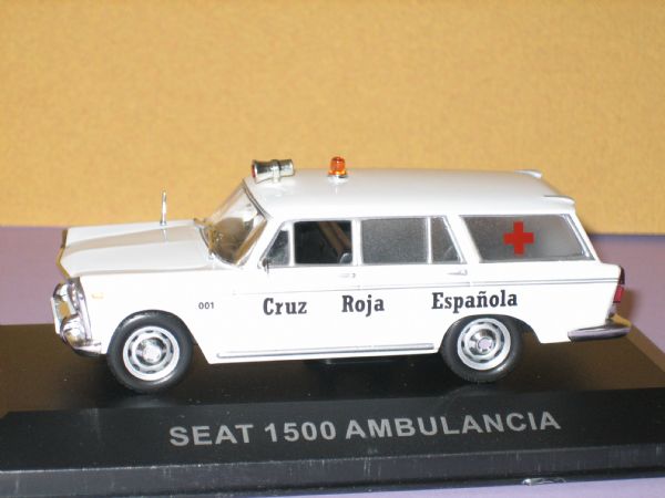 Miniatura Vehiculo Seat 1500 Cruz Roja Espa�ola