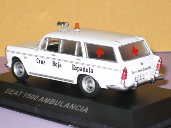 Miniatura Vehiculo Seat 1500 Cruz Roja Espa�ola