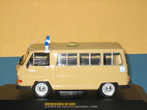 Vehiculo Miniatura Cuerpo de Policia Nacional (1.980)