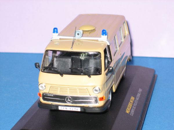 Vehiculo Miniatura Cuerpo de Policia Nacional (1.980)