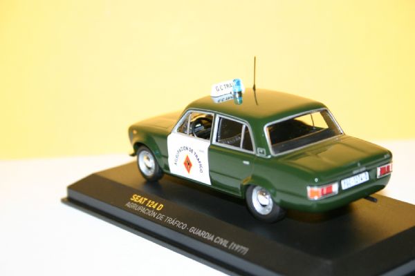 Miniatura Vehiculo Seat 124 Guardia Civil 1977