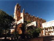 Fachada lateral de la Capilla de La Milagrosa