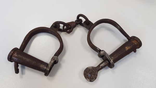 ANTIGUOS GRUILLETES DE LOS AOS 30-40