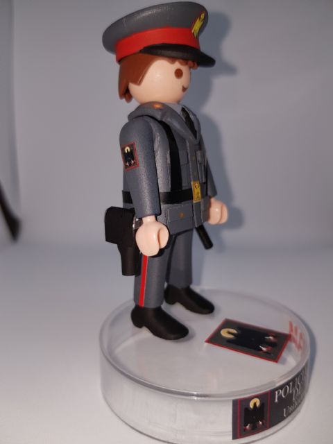 POLICIA ARMADA (GRISES)