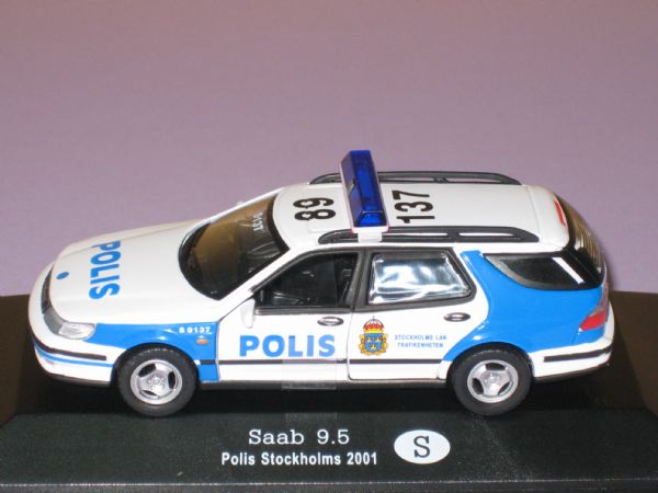 Miniatura Vehiculo Policia Suiza  Saab 9.5 Stockholm Polis Sweden  2001