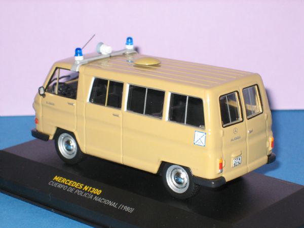 Vehiculo Miniatura Cuerpo de Policia Nacional (1.980)