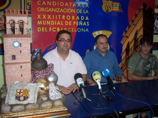LA PB TOTANA PRESENTA LA MAQUETA DEL MONUMENTO DE LA XXXII TROBADA MUNDIAL DE PEAS DEL FCB. 
