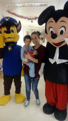 LA PB TOTANA ENTREGA NUEVAMENTE REGALOS A NIÑOS HOSPITALIZADOS EN VIRGEN DE LA ARRIXACA