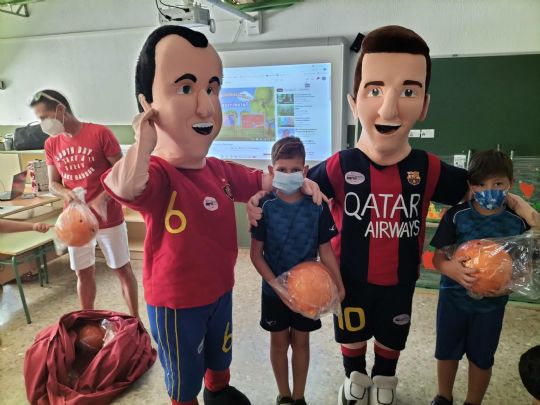 La Pea barcelonista de Totana colabora con las Escuelas de Verano inclusivas con personas con discapacidad y enfermedades raras que desarrolla la Asociacin Dgenes en colaboracin con el Ayuntamiento en Mazarron y Puerto de Mazarron 