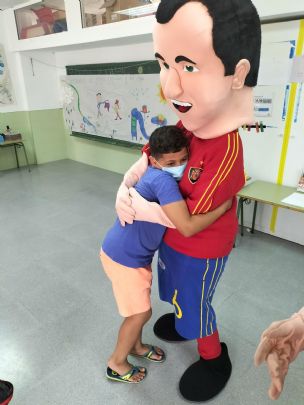 La Pea barcelonista de Totana colabora con las Escuelas de Verano inclusivas con personas con discapacidad y enfermedades raras que desarrolla la Asociacin Dgenes en colaboracin con el Ayuntamiento en Mazarron y Puerto de Mazarron 