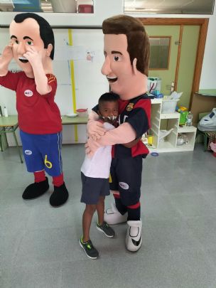 La Pea barcelonista de Totana colabora con las Escuelas de Verano inclusivas con personas con discapacidad y enfermedades raras que desarrolla la Asociacin Dgenes en colaboracin con el Ayuntamiento en Mazarron y Puerto de Mazarron 