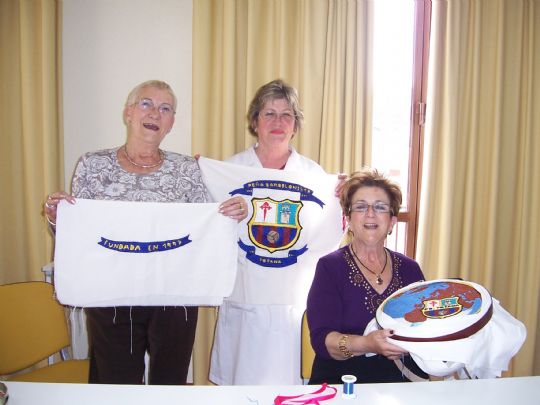 BORDADO DEL BANDERIN Y ESTANDARTE DE LA XXXII TROBADA