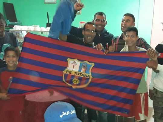LA PEÑA BARCELONISTA DE TOTANA COLABORA CON SIMPATIZANTES DEL FCB EN SIDI SLIMANE (MARRUECOS)