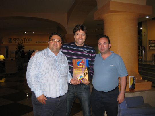 JULIO SALINAS, EXJUGADOR DEL FC BARCELONA, COPRESENTARA LA  GALA EN LA XXXII TROBADA MUNDIAL DE PEAS