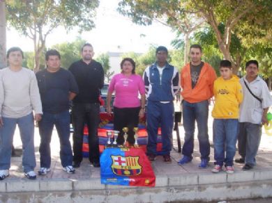 LA PEA BARCELONISTA DE TOTANA CELEBRA ACTIVIDADES DEPORTIVAS CON LOS INMIGRANTES DEL MUNICIPIO