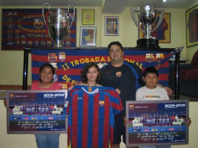 MOSQUINHO SER LA MASCOTA DE LA VI TROBADA DE PEAS BARCELONISTAS