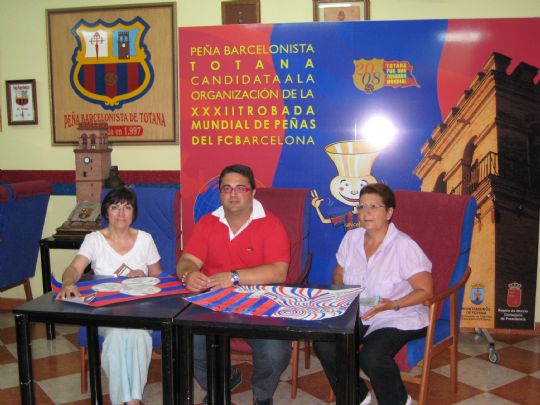 LA PB TOTANA FIRMA UN CONVENIO DE COLABORACION CON LA ASOCIACION CULTURAL DE PINTORES CONTRASTE PARA LA REALIZACION  DEL CARTEL ANUNCIADOR DE LA XXXII TROBADA MUNDIAL DE PEÑAS.