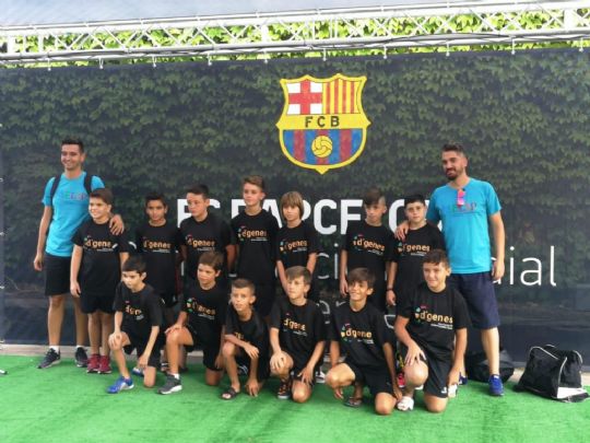 LA PEA BARCELONISTA DE TOTANA VISIBILIZA LAS ENFERMEDADES RARAS EN EL XIV TORNEO INTERNACIONAL DE FTBOL 7, ORGANIZADO EN BARCELONA POR LA CONFEDERACIN MUNDIAL DE PEAS DEL FC BARCELONA