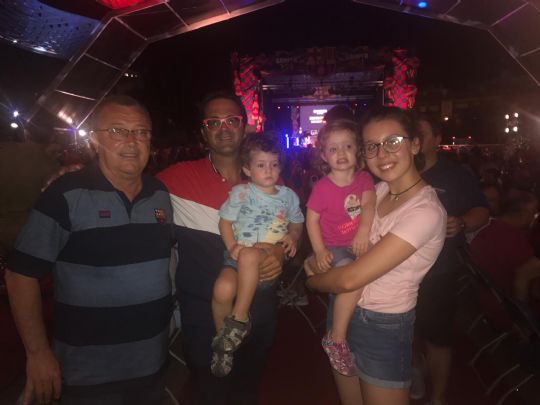 LA PEÑA BARCELONISTA DE TOTANA JUNTO CONAS PEÑAS DE CARTAGENA, ROLDÁN , MACISVENDA, AGUILAS,ALCANTARILLA, E IVAN DE LA PEÑA DE BENIAJAN PARTICIPAN EL 40 CONGRESO MUNDIAL DE PEÑAS DEL FCB