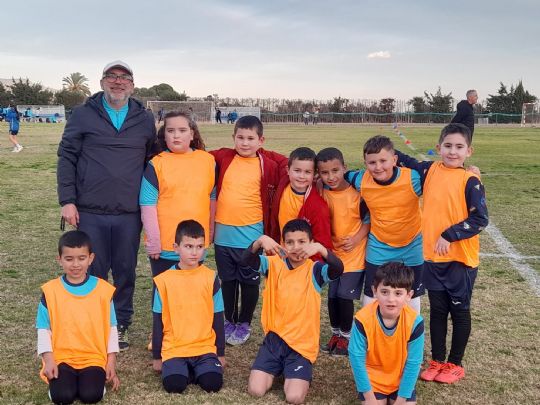 M�s de 120 ni�os y ni�as participan en la Escuela Deportiva Pe�a Barcelonista de Totana � Santa Eulalia en una jornada de deporte y solidaridad