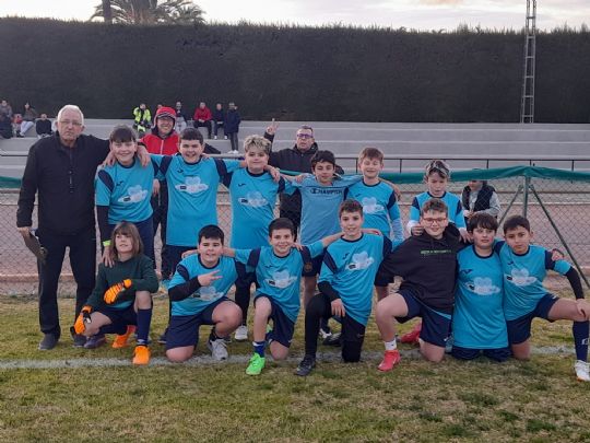 M�s de 120 ni�os y ni�as participan en la Escuela Deportiva Pe�a Barcelonista de Totana � Santa Eulalia en una jornada de deporte y solidaridad