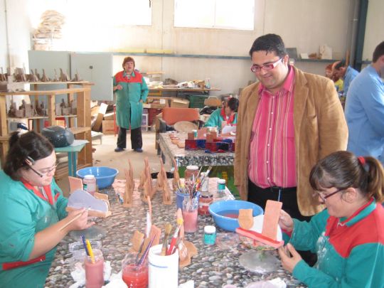 LA PB TOTANA AGRADECE SU TRABAJO A LOS ALUMNOS DEL CENTRO OCUPACIONAL MOYA TRILLA.