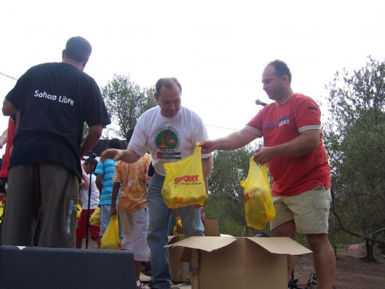 LA PB TOTANA REPARTE ILUSION  EN LA “I JORNADA DE CONVIVENCIA FAMILIAR CON LOS NIÑOS DEL SAHARA”