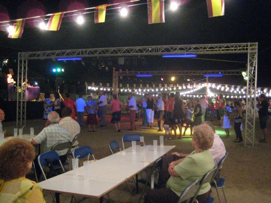 EXITO DE PARTICIPACION EN LA CELEBRACION DE LAS FIESTAS DE LAS PALOMA