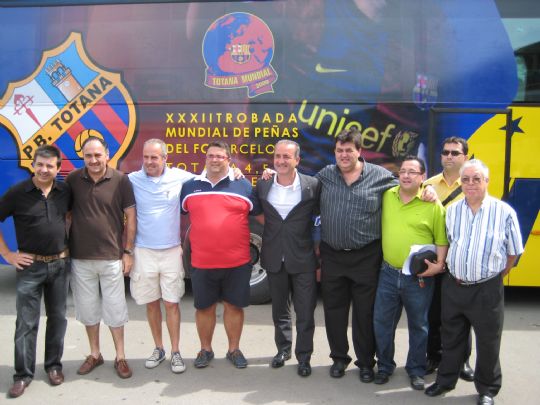 AUTOBUS SOLIDARIO DE LA XXXII TROBADA MUNDIAL DE PEÑAS DEL FC BARCELONA