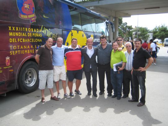 AUTOBUS SOLIDARIO DE LA XXXII TROBADA MUNDIAL DE PEÑAS DEL FC BARCELONA