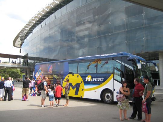AUTOBUS SOLIDARIO DE LA XXXII TROBADA MUNDIAL DE PEÑAS DEL FC BARCELONA
