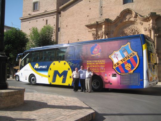 AUTOBUS SOLIDARIO DE LA XXXII TROBADA MUNDIAL DE PEÑAS DEL FC BARCELONA