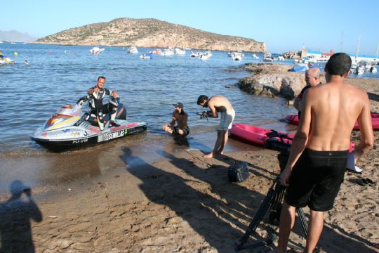 LA SEXTA ENTREVISTO AL TOTANERO ANTONIO COSTA DURANTE UN ENTRENAMIENTO