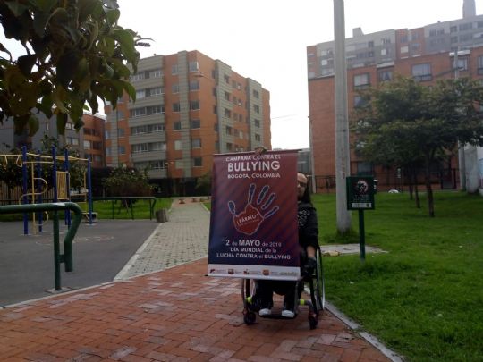 LAS FEDERACIONES DE PEÑAS BARCELONISTAS DE ALICANTE Y CASTILLA LA MANCHA JUNTO CON LA PEÑA BARCELONISTA DE TOTANA DESARROLLAN UN PROYECTO INNOVADOR CONTRA EL BULLYING EN BOGOTA (COLOMBIA)