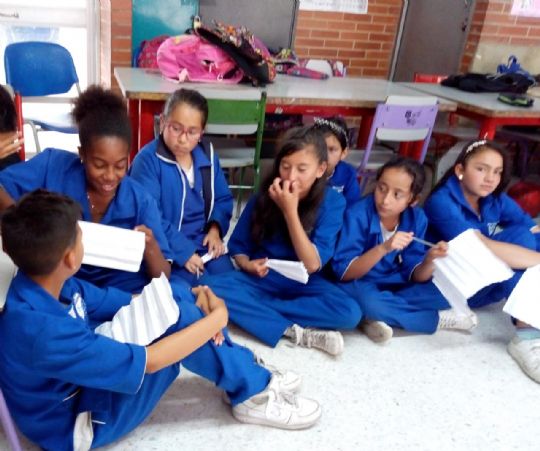 LAS FEDERACIONES DE PEÑAS BARCELONISTAS DE ALICANTE Y CASTILLA LA MANCHA JUNTO CON LA PEÑA BARCELONISTA DE TOTANA DESARROLLAN UN PROYECTO INNOVADOR CONTRA EL BULLYING EN BOGOTA (COLOMBIA)