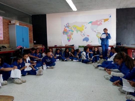 LAS FEDERACIONES DE PEÑAS BARCELONISTAS DE ALICANTE Y CASTILLA LA MANCHA JUNTO CON LA PEÑA BARCELONISTA DE TOTANA DESARROLLAN UN PROYECTO INNOVADOR CONTRA EL BULLYING EN BOGOTA (COLOMBIA)