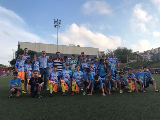 LA PEÑA BARCELONISTA DE TOTANA DA VISIBILIDAD A LAS ENFERMEDADES RARAS Y COLABORA CON  DGENES Y AELIP  