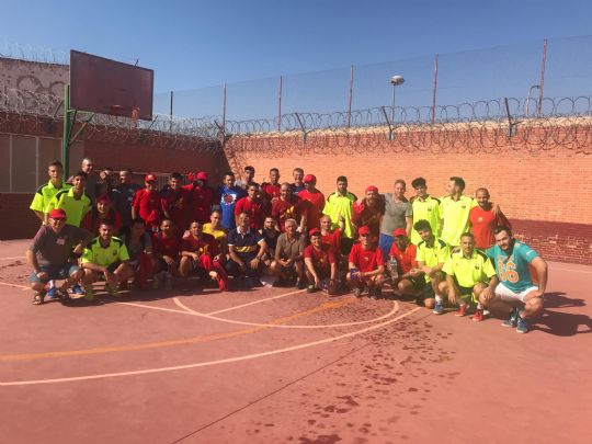 LA PEA BARCELONISTA DE TOTANA CLAUSURA LA ESCUELA DE FTBOL 2018-2019 QUE DESARROLLA EN EL CENTRO PENITENCIARIO DE MURCIA I .