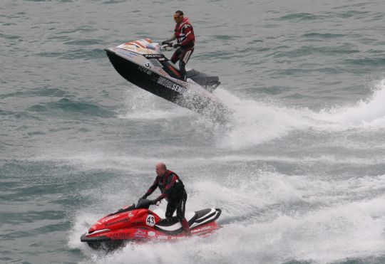 ANTONIO COSTA Y FRANCISCO SANCHEZ EMPIEZAN A COMPETIR EN EL CAMPEONATO REGIONAL DE MURCIA DE MOTOS ACUATICAS