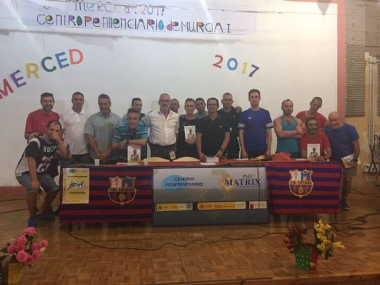 LA PEÑA BARCELONISTA DE TOTANA COLABORA CON EL PROGRAMA MATRIX PENITENCIARIO EN EL CENTRO PENITENCIARIO MURCIA I