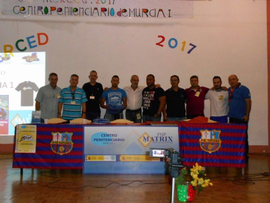LA PEÑA BARCELONISTA DE TOTANA COLABORA CON EL PROGRAMA MATRIX PENITENCIARIO EN EL CENTRO PENITENCIARIO MURCIA I