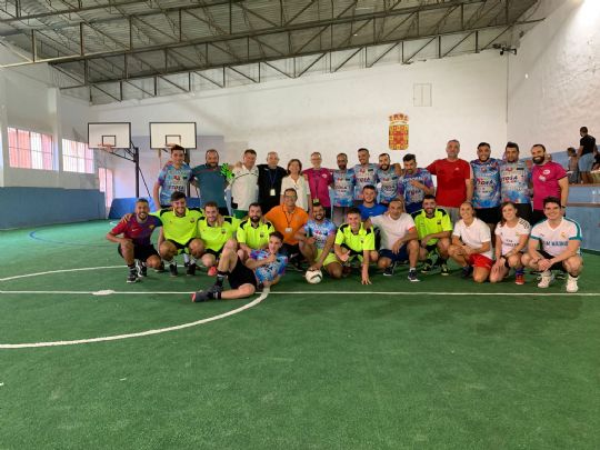 El centro penitenciario Murcia I acoge un triangular de fútbol sala solidario, coorganizado por la Peña Barcelonista de Totana