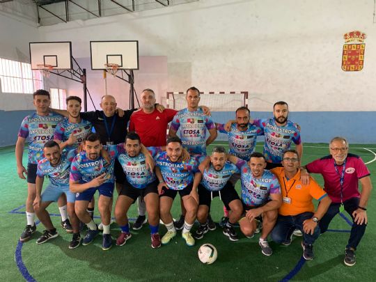 El centro penitenciario Murcia I acoge un triangular de fútbol sala solidario, coorganizado por la Peña Barcelonista de Totana